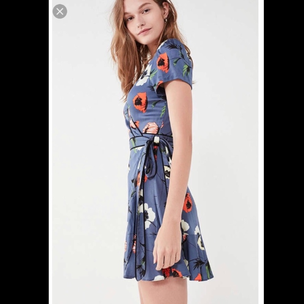 COPY - Kimchi Blue Floral wrap dress